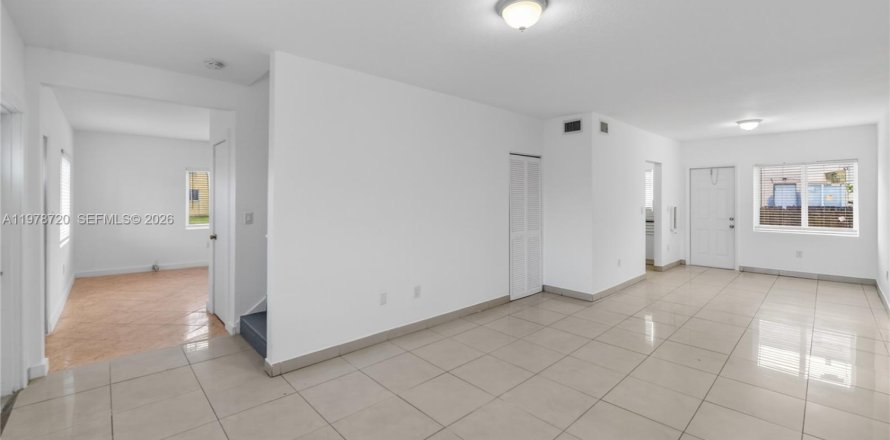 Touwnhouse à Miami, Floride 4 chambres, 154.22 m2 № 2079282