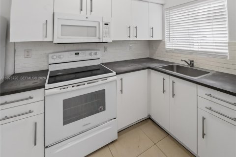 Touwnhouse à vendre à Miami, Floride: 4 chambres, 154.22 m2 № 2079282 - photo 20