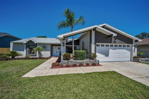House in New Port Richey, Florida 3 bedrooms, 189.15 sq.m. № 1911072 - photo 9
