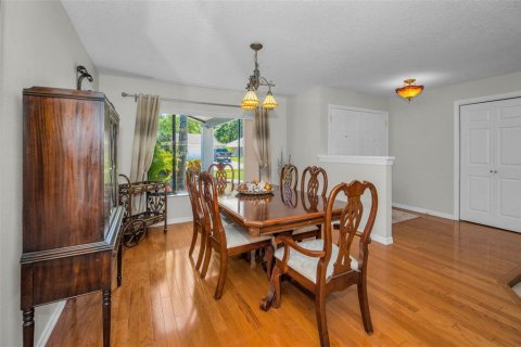 House in New Port Richey, Florida 3 bedrooms, 189.15 sq.m. № 1911072 - photo 20