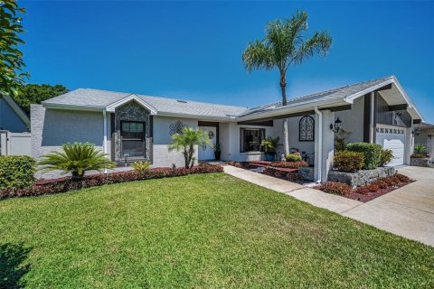 House in New Port Richey, Florida 3 bedrooms, 189.15 sq.m. № 1911072 - photo 7
