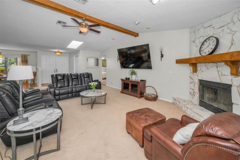 House in New Port Richey, Florida 3 bedrooms, 189.15 sq.m. № 1911072 - photo 19