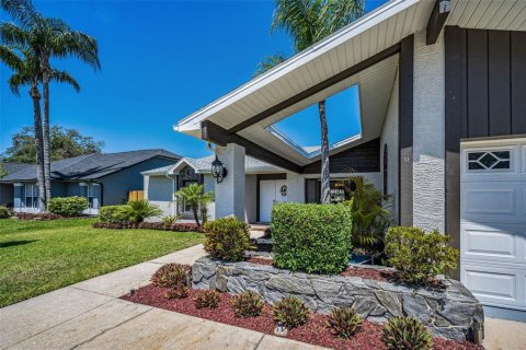 House in New Port Richey, Florida 3 bedrooms, 189.15 sq.m. № 1911072 - photo 10