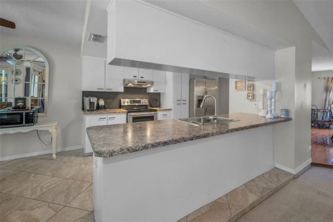 House in New Port Richey, Florida 3 bedrooms, 189.15 sq.m. № 1911072 - photo 22