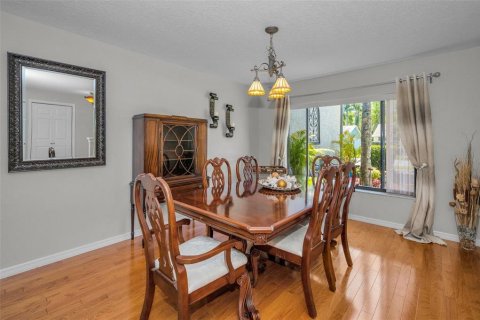 House in New Port Richey, Florida 3 bedrooms, 189.15 sq.m. № 1911072 - photo 21