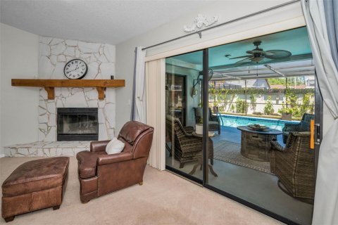 House in New Port Richey, Florida 3 bedrooms, 189.15 sq.m. № 1911072 - photo 16