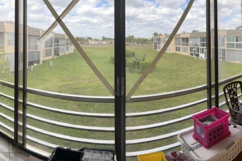 Condo in Sunrise, Florida, 1 bedroom  № 1860213 - photo 1