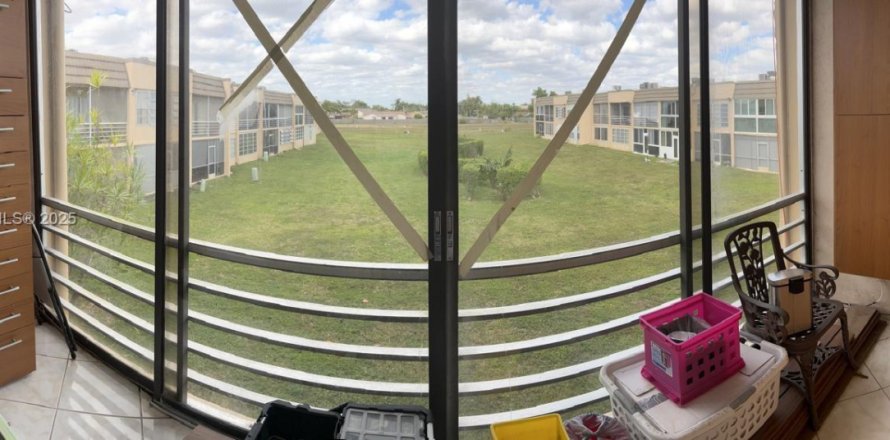 Condo in Sunrise, Florida, 1 bedroom  № 1860213