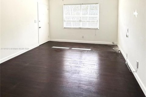 Copropriété à louer à Miami Shores, Floride: 1 chambre, 63.64 m2 № 1971510 - photo 6