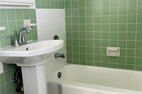 Copropriété à louer à Miami Shores, Floride: 1 chambre, 63.64 m2 № 1971510 - photo 5