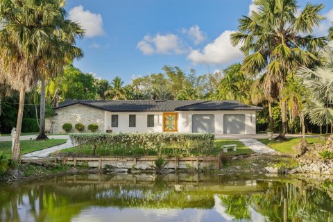 House in Plantation, Florida 4 bedrooms, 286.88 sq.m. № 2178742