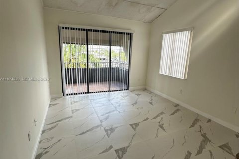 Condo in Miami, Florida, 2 bedrooms  № 2041262 - photo 7