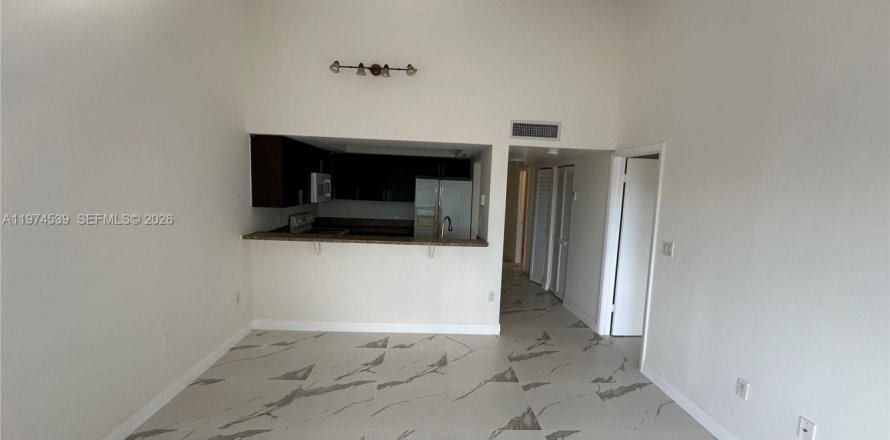 Condo in Miami, Florida, 2 bedrooms  № 2041262