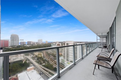 Condominio en alquiler en Miami, Florida, 2 dormitorios, 94.11 m2 № 2378804 - foto 2