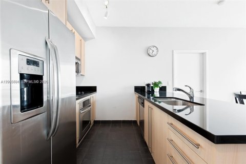 Condominio en alquiler en Miami, Florida, 2 dormitorios, 94.11 m2 № 2378804 - foto 7