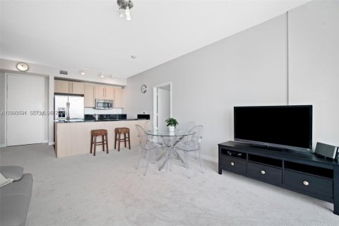 Condominio en alquiler en Miami, Florida, 2 dormitorios, 94.11 m2 № 2378804 - foto 5