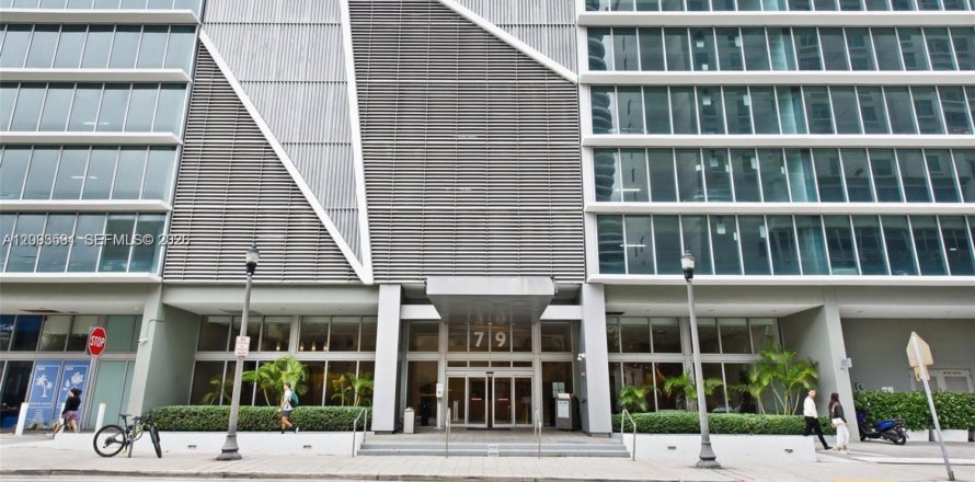 Condominio en Miami, Florida, 2 dormitorios  № 2378804