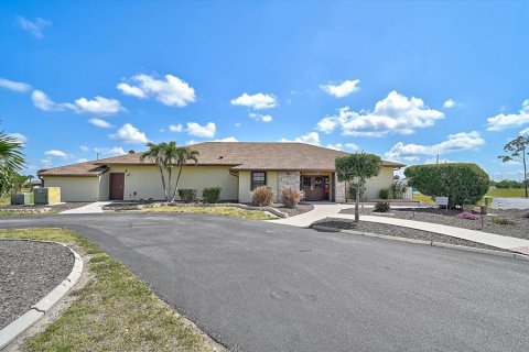 Villa ou maison à vendre à Port Charlotte, Floride: 2 chambres, 93.27 m2 № 2119866 - photo 23