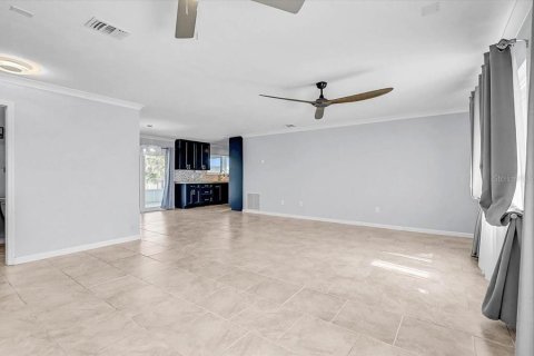 Villa ou maison à vendre à Port Charlotte, Floride: 2 chambres, 93.27 m2 № 2119866 - photo 4