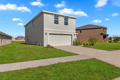 House in Wimauma, Florida 4 bedrooms, 216.28 sq.m. № 2277659 - photo 2
