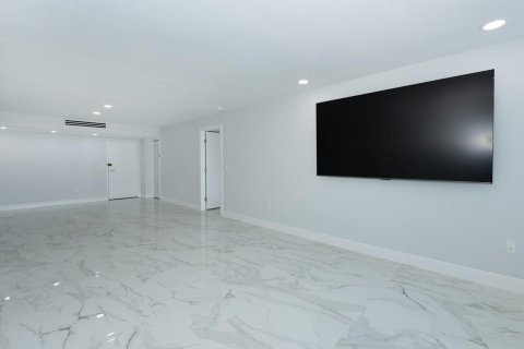 Copropriété à vendre à Palm Beach, Floride: 2 chambres, 120.03 m2 № 2087717 - photo 9