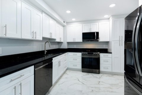 Copropriété à vendre à Palm Beach, Floride: 2 chambres, 120.03 m2 № 2087717 - photo 14