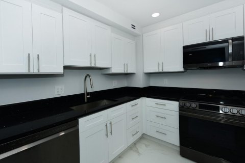 Copropriété à vendre à Palm Beach, Floride: 2 chambres, 120.03 m2 № 2087717 - photo 15