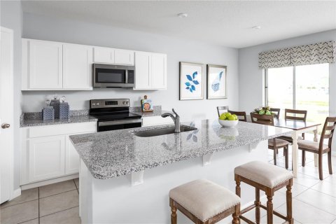 House in Haines City, Florida 3 bedrooms, 134.89 sq.m. № 1875802 - photo 5