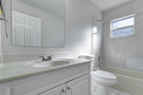 Casa en alquiler en Kissimmee, Florida, 3 dormitorios, 124.12 m2 № 1841737 - foto 30