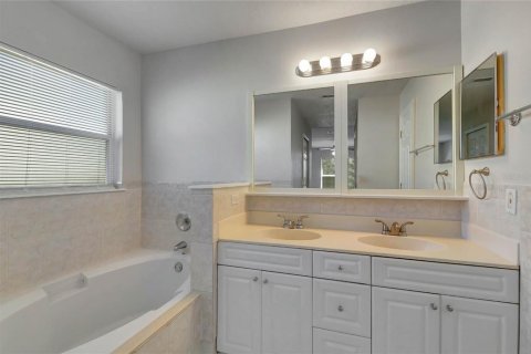 Casa en alquiler en Kissimmee, Florida, 3 dormitorios, 124.12 m2 № 1841737 - foto 28