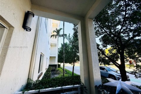 Appartement à louer à Doral, Floride: 2 chambres, 112.04 m2 № 1998159 - photo 10