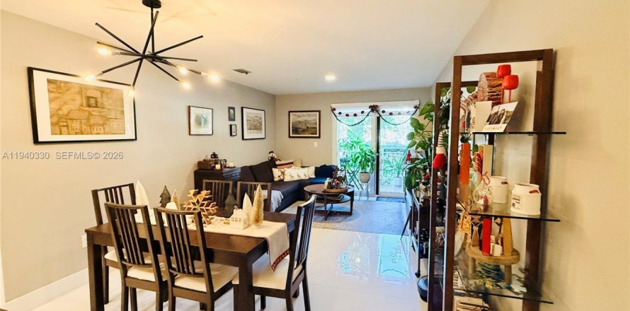 Appartement à Doral, Floride 2 chambres, 112.04 m2 № 1998159