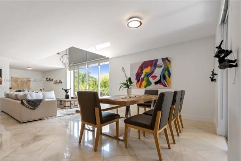 Condominio en venta en Miami, Florida, 4 dormitorios, 151.8 m2 № 1983260 - foto 23