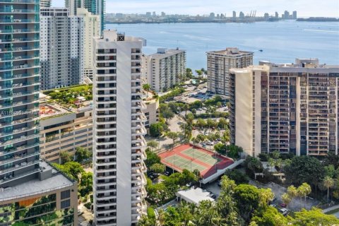 Condominio en venta en Miami, Florida, 4 dormitorios, 151.8 m2 № 1983260 - foto 1