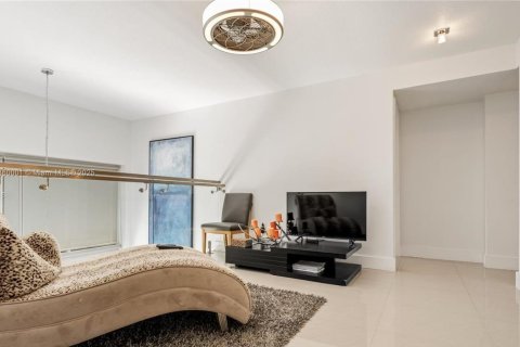 Condominio en venta en Miami, Florida, 4 dormitorios, 151.8 m2 № 1983260 - foto 14