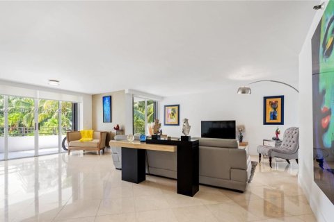 Condominio en venta en Miami, Florida, 4 dormitorios, 151.8 m2 № 1983260 - foto 15