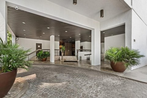 Condominio en venta en Miami, Florida, 4 dormitorios, 151.8 m2 № 1983260 - foto 4