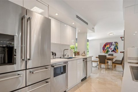 Condominio en venta en Miami, Florida, 4 dormitorios, 151.8 m2 № 1983260 - foto 27