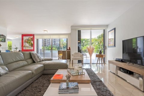 Condominio en venta en Miami, Florida, 4 dormitorios, 151.8 m2 № 1983260 - foto 17