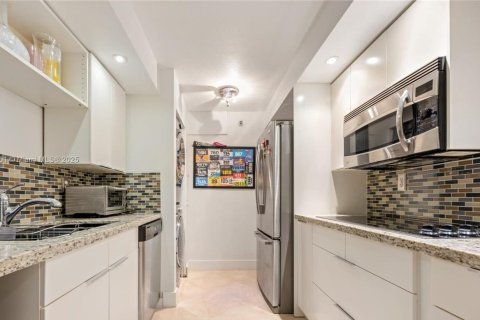 Condominio en venta en Miami, Florida, 4 dormitorios, 151.8 m2 № 1983260 - foto 18