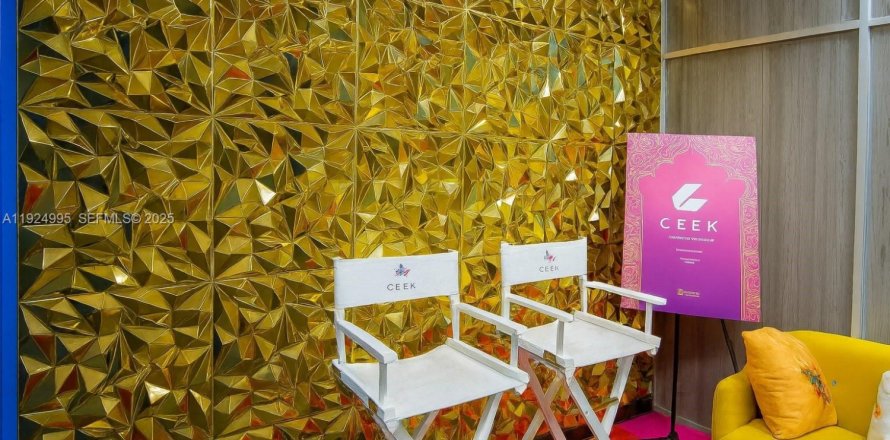 Propiedad comercial en Doral, Florida № 1983726