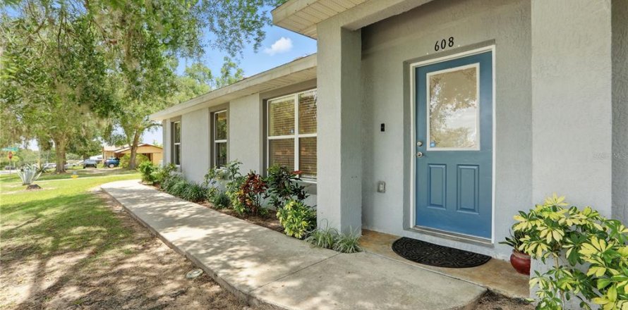 House in Groveland, Florida 3 bedrooms, 100.33 sq.m. № 1803273