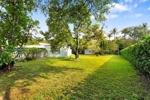 Terreno en venta en Pinecrest, Florida № 2076476 - foto 9