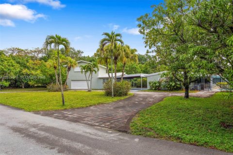 Terreno en venta en Pinecrest, Florida № 2076476 - foto 2