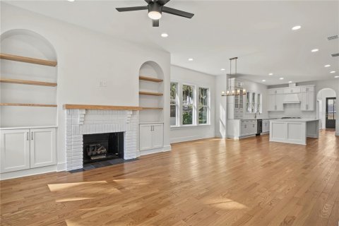 House in Winter Garden, Florida 3 bedrooms, 181.16 sq.m. № 2391232 - photo 5