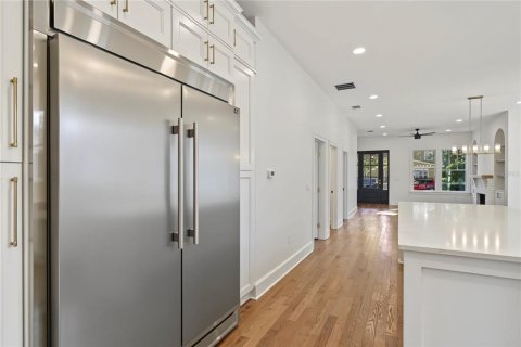 House in Winter Garden, Florida 3 bedrooms, 181.16 sq.m. № 2391232 - photo 15