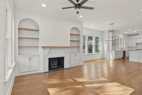 House in Winter Garden, Florida 3 bedrooms, 181.16 sq.m. № 2391232 - photo 8