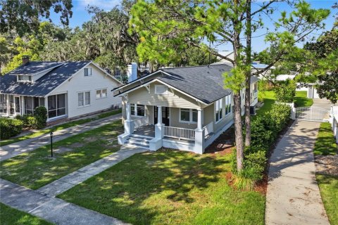 House in Winter Garden, Florida 3 bedrooms, 181.16 sq.m. № 2391232 - photo 2