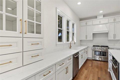 House in Winter Garden, Florida 3 bedrooms, 181.16 sq.m. № 2391232 - photo 17