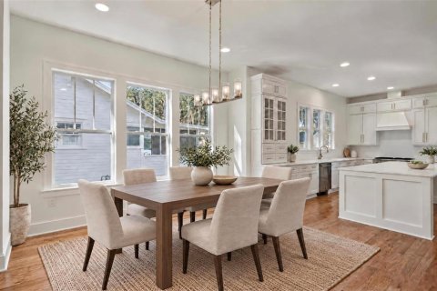 House in Winter Garden, Florida 3 bedrooms, 181.16 sq.m. № 2391232 - photo 11